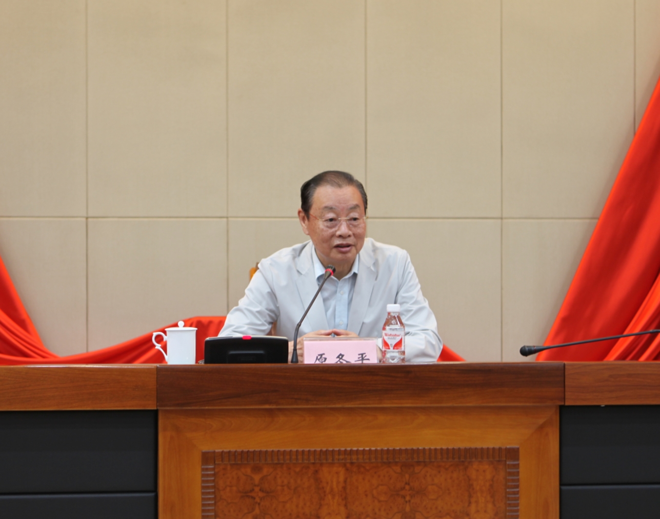 1中国人民政协理论研究会常务理事、《中国政协理论研究》执行主编原冬平主讲.jpg