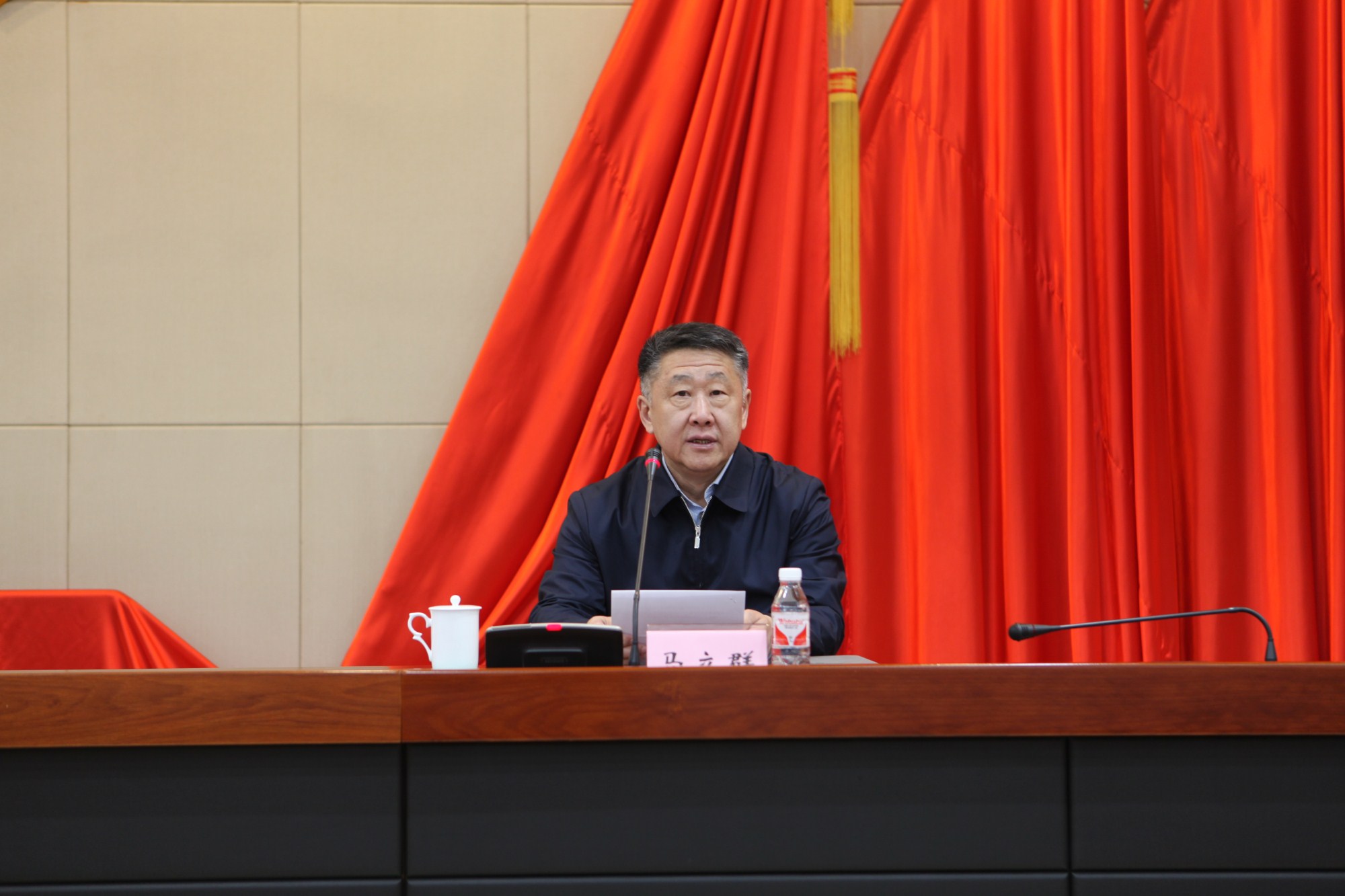 2省政协副主席马立群主持讲座.jpg