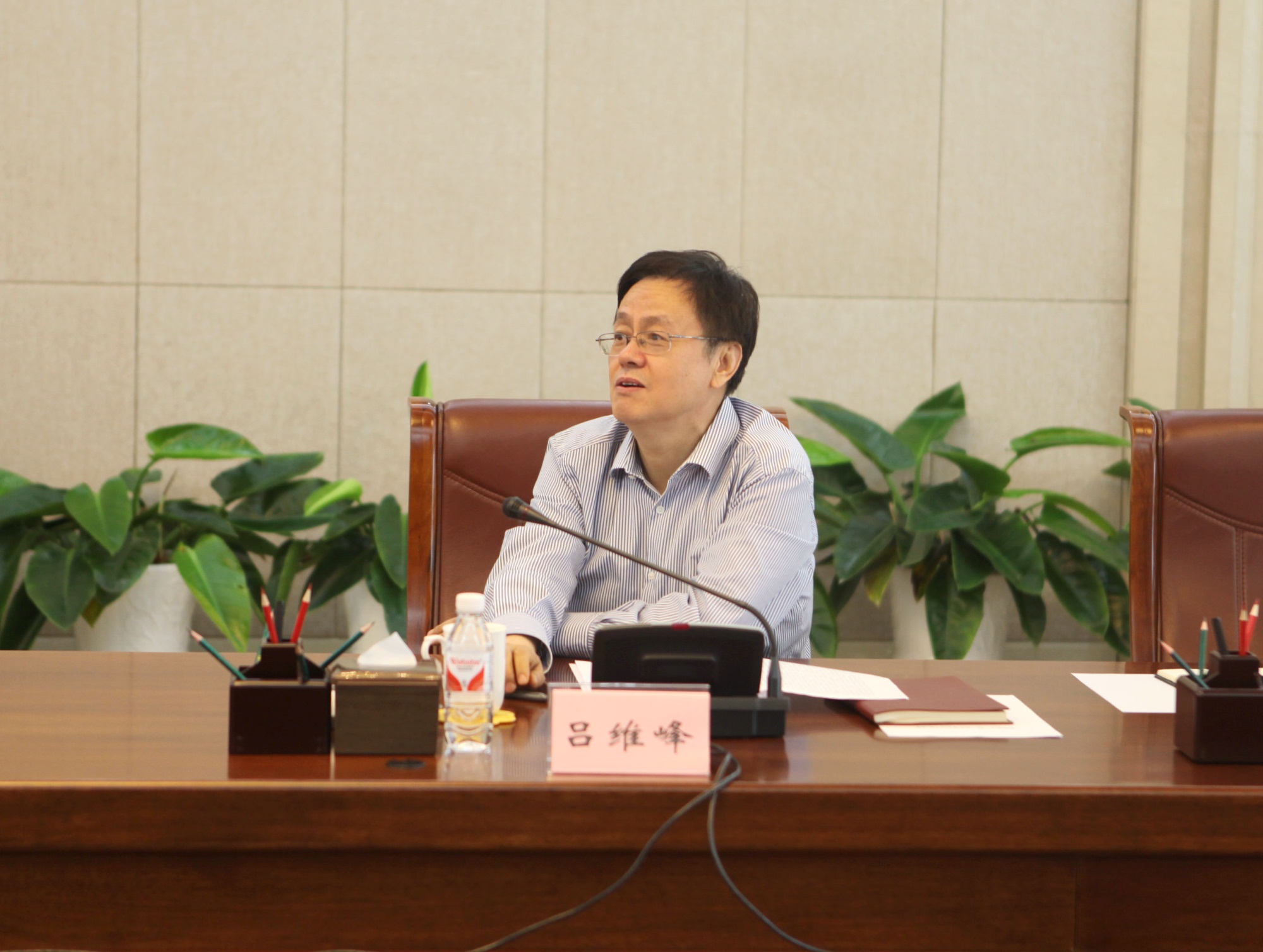 2省政协党组副书记、副主席吕维峰发言.jpg
