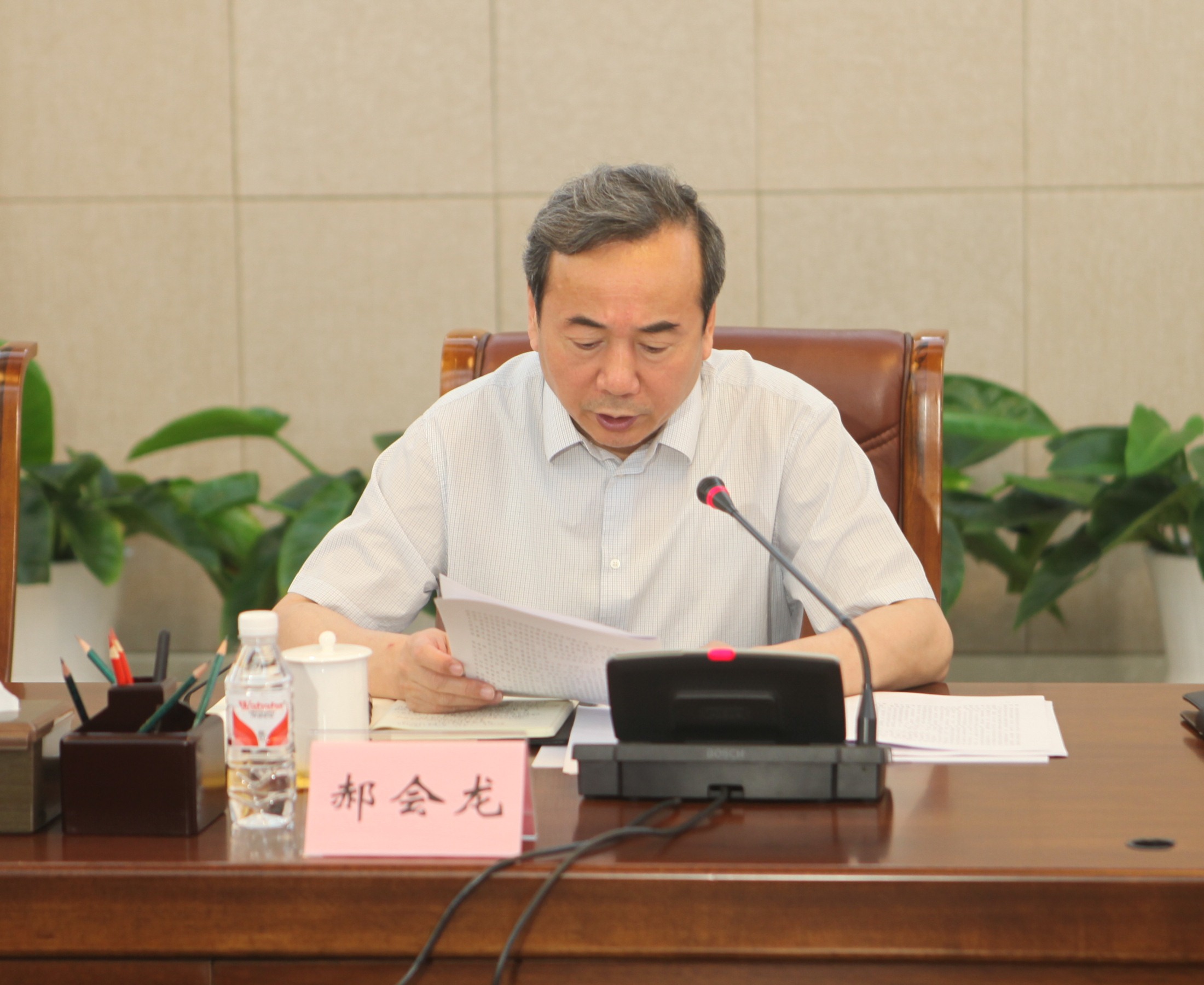 3省政协党组成员、副主席郝会龙传达全国政协十三届二次常委会议精神.jpg