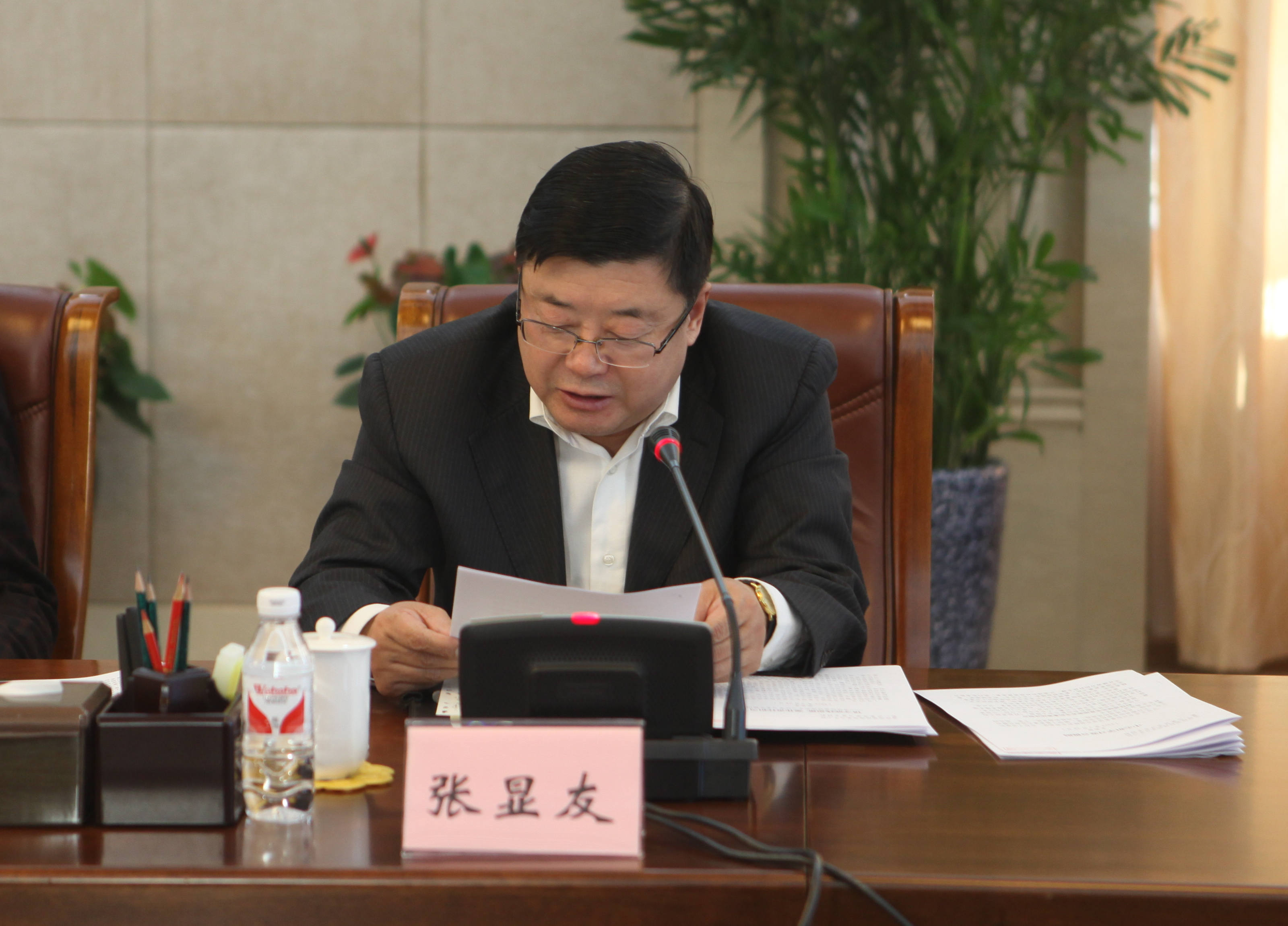 6省政协副主席张显友列席会议并发言.jpg