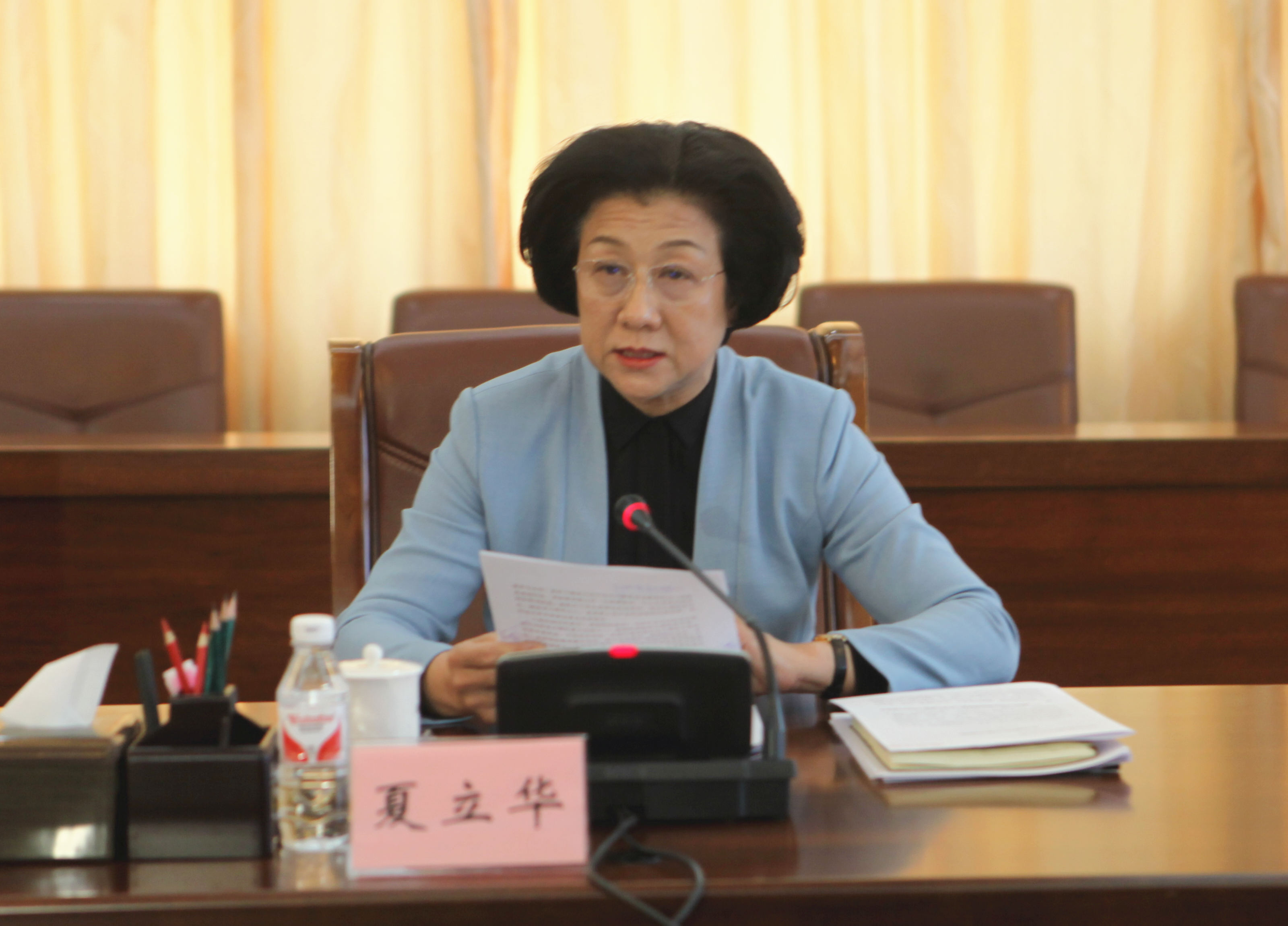 10省政协秘书长、党组成员夏立华出席会议并发言.jpg