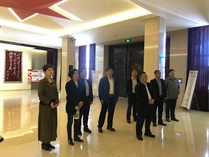 33拜谒西满烈士陵园.jpg
