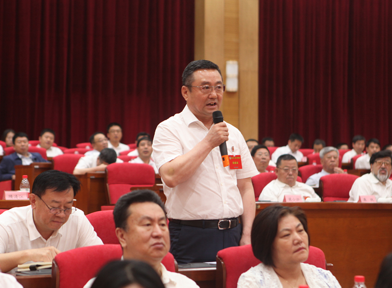 19省政协常委姜连生提问.jpg