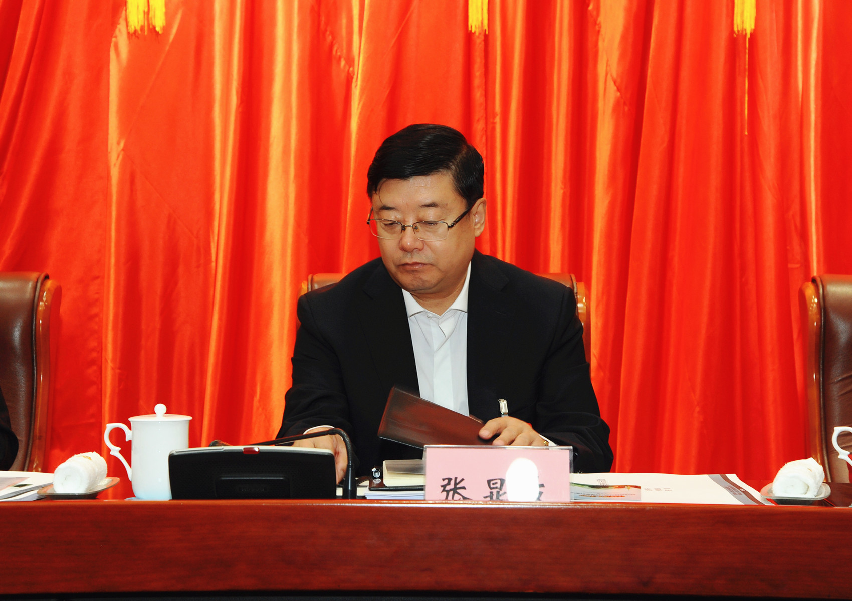 7省政协副主席张显友出席会议.JPG