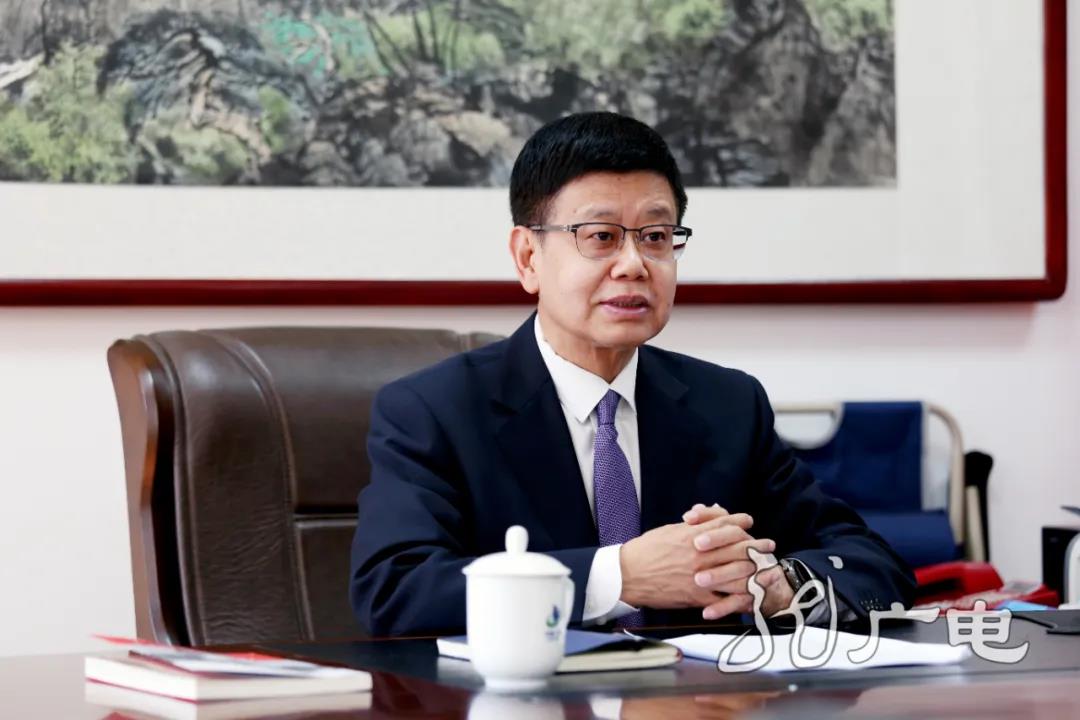 刘明忠.jpg