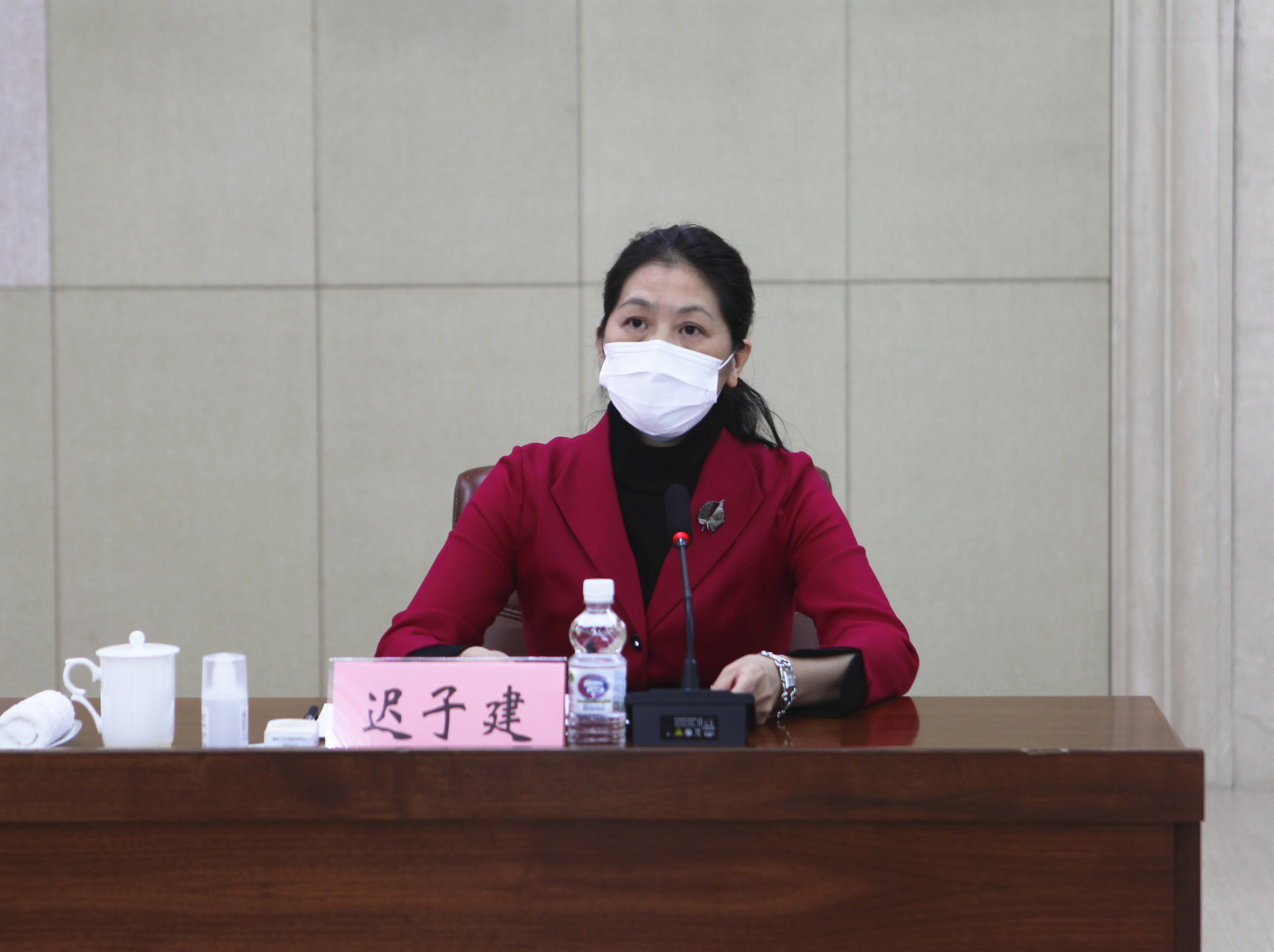 1省政协副主席迟子建主持民法典学习报告会并讲话.jpg