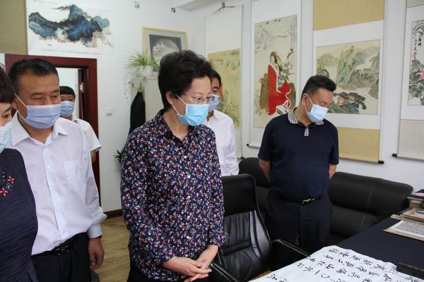3调研组深入集贤县政协机关.JPG