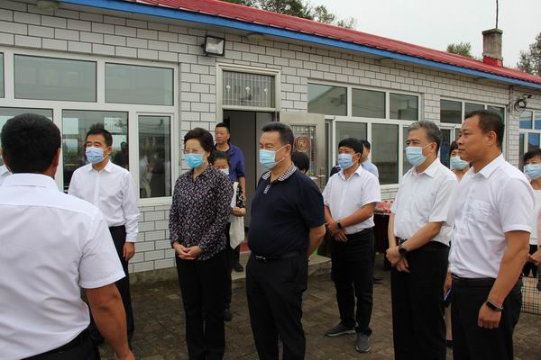 5调研组深入集贤县长安社区村民委员会.JPG