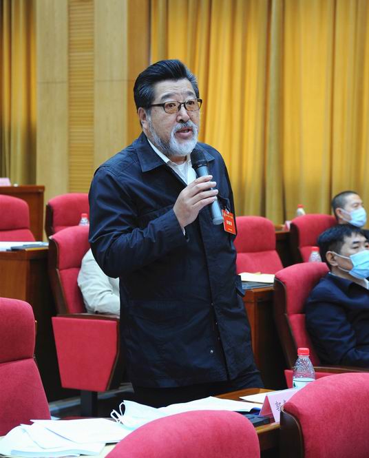 10省政协常委、省科学院院长郭春景及部分常委委员进行交流互动.JPG