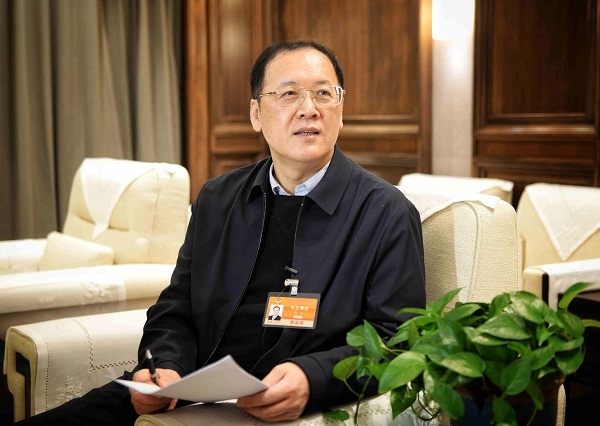 庞达委员.jpg