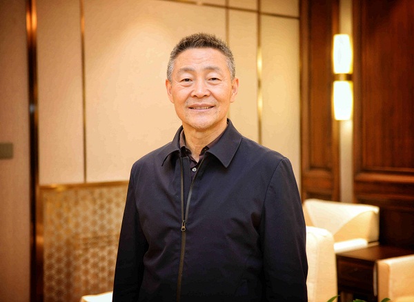 斯泽夫委员.jpg