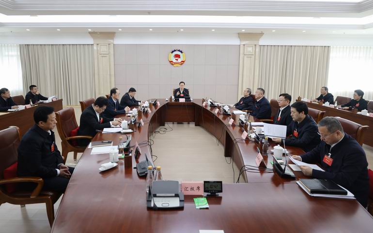 调整大小 14.主席会议听取分组讨论情况汇报并通过有关事项.jpg